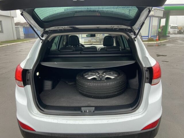 Білий Хендай іх35, об'ємом двигуна 2 л та пробігом 182 тис. км за 11999 $, фото 10 на Automoto.ua