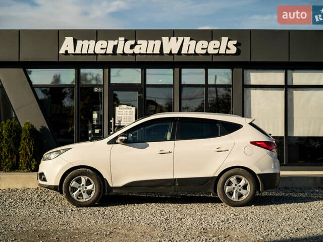 Белый Хендай их35, объемом двигателя 2 л и пробегом 300 тыс. км за 12900 $, фото 3 на Automoto.ua