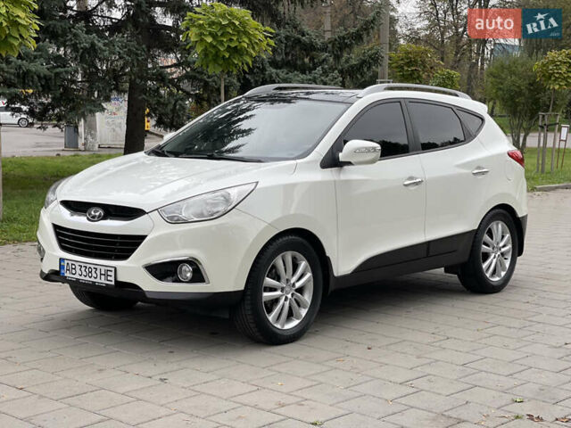 Белый Хендай их35, объемом двигателя 2.4 л и пробегом 118 тыс. км за 12900 $, фото 15 на Automoto.ua