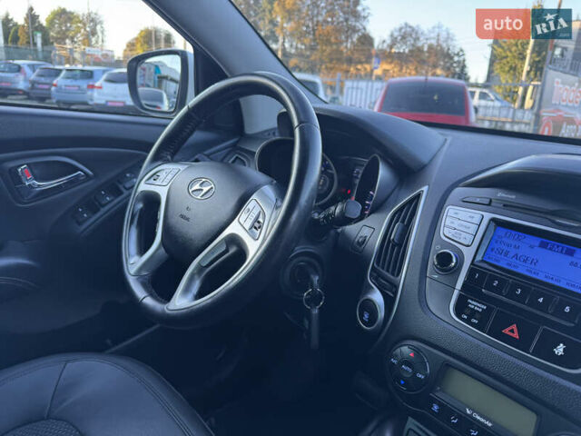 Хендай их35 2011 в Ровно на Automoto.ua Белый Хендай их35, объемом двигателя 2 л и пробегом 185 тыс. км за 13499 $, фото 39 на Automoto.ua