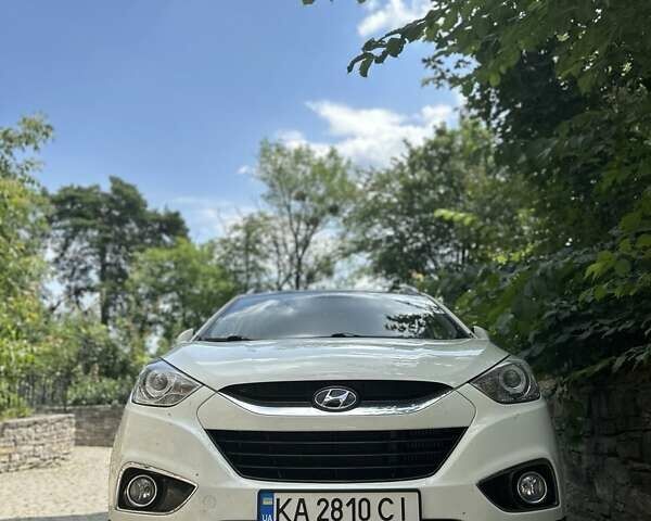 Білий Хендай іх35, об'ємом двигуна 2 л та пробігом 150 тис. км за 13200 $, фото 91 на Automoto.ua