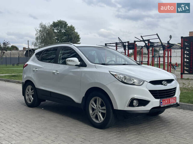 Белый Хендай их35, объемом двигателя 2 л и пробегом 193 тыс. км за 10550 $, фото 12 на Automoto.ua