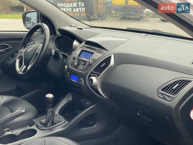 Белый Хендай их35, объемом двигателя 2 л и пробегом 145 тыс. км за 11500 $, фото 9 на Automoto.ua