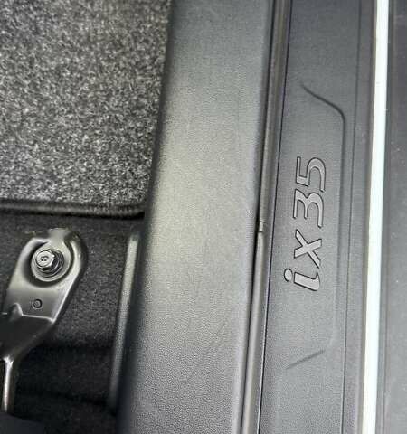 Белый Хендай их35, объемом двигателя 2 л и пробегом 235 тыс. км за 10999 $, фото 44 на Automoto.ua