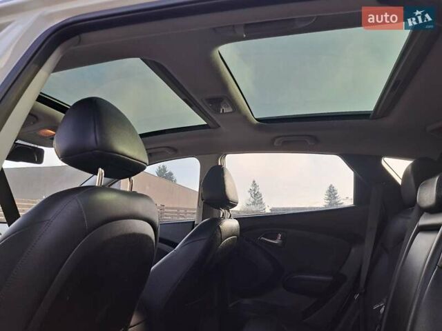 Білий Хендай іх35, об'ємом двигуна 2 л та пробігом 119 тис. км за 12600 $, фото 46 на Automoto.ua