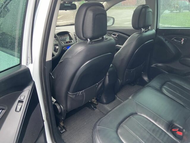 Білий Хендай іх35, об'ємом двигуна 2 л та пробігом 182 тис. км за 11999 $, фото 9 на Automoto.ua