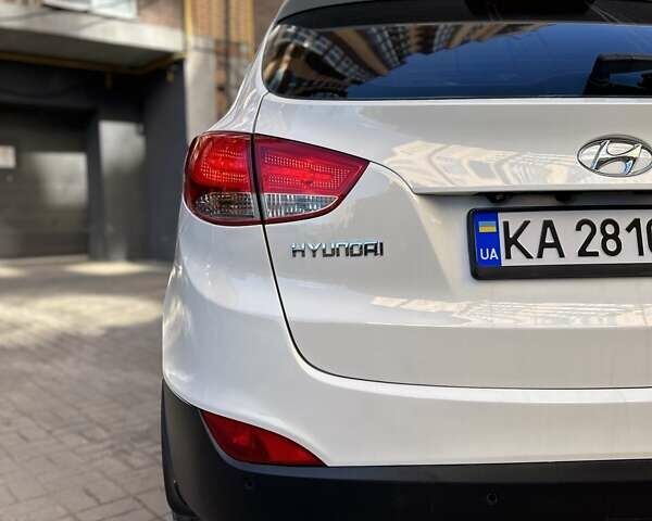 Білий Хендай іх35, об'ємом двигуна 2 л та пробігом 150 тис. км за 13200 $, фото 92 на Automoto.ua
