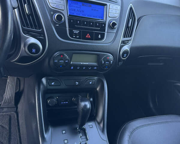 Хендай их35 2011 в Ровно на Automoto.ua Белый Хендай их35, объемом двигателя 2 л и пробегом 185 тыс. км за 13499 $, фото 21 на Automoto.ua