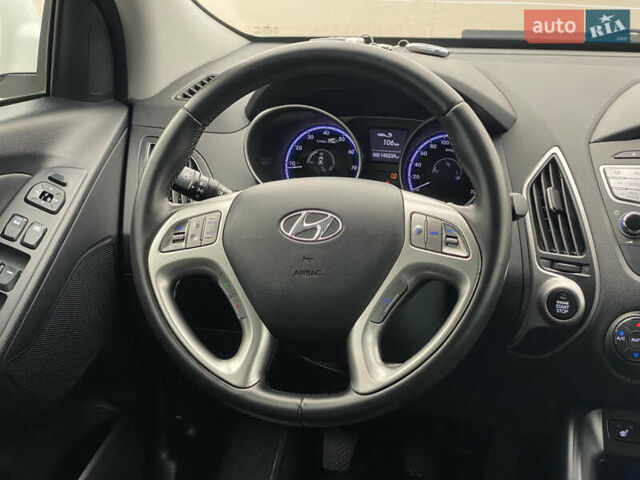 Белый Хендай их35, объемом двигателя 2 л и пробегом 145 тыс. км за 11500 $, фото 20 на Automoto.ua