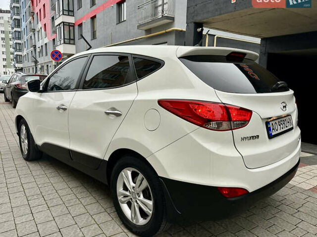 Белый Хендай их35, объемом двигателя 2 л и пробегом 178 тыс. км за 11900 $, фото 85 на Automoto.ua