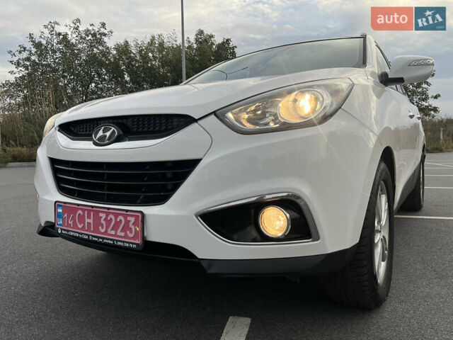Белый Хендай их35, объемом двигателя 2 л и пробегом 172 тыс. км за 15500 $, фото 36 на Automoto.ua
