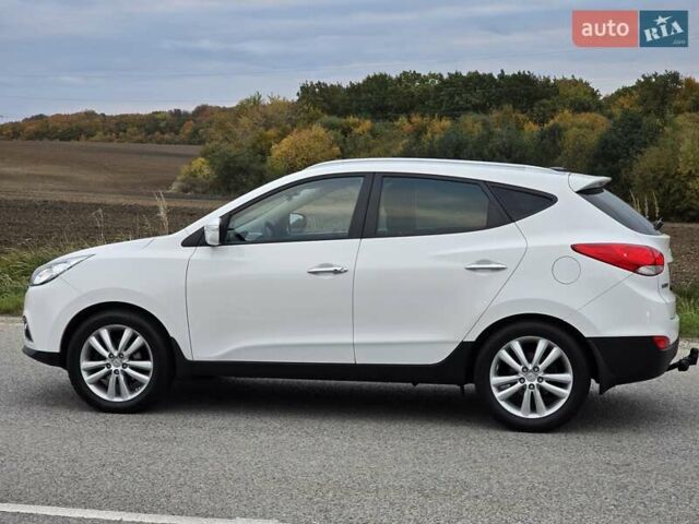 Белый Хендай их35, объемом двигателя 2 л и пробегом 211 тыс. км за 12999 $, фото 6 на Automoto.ua