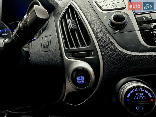 Белый Хендай их35, объемом двигателя 2 л и пробегом 178 тыс. км за 11900 $, фото 64 на Automoto.ua