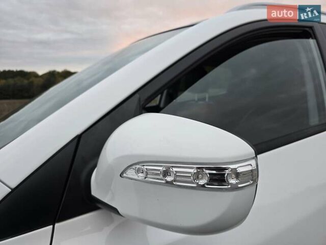 Белый Хендай их35, объемом двигателя 2 л и пробегом 211 тыс. км за 12999 $, фото 21 на Automoto.ua