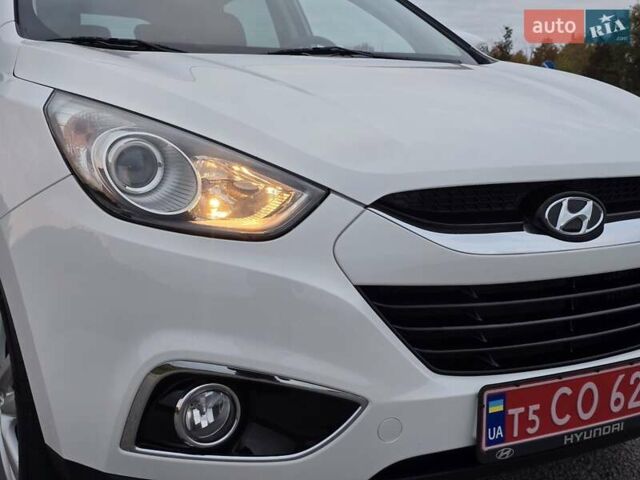 Белый Хендай их35, объемом двигателя 2 л и пробегом 211 тыс. км за 12999 $, фото 15 на Automoto.ua