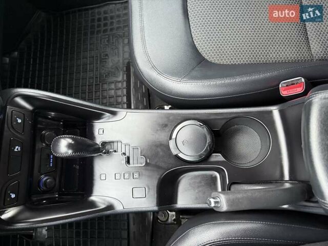 Білий Хендай іх35, об'ємом двигуна 2 л та пробігом 132 тис. км за 9999 $, фото 65 на Automoto.ua