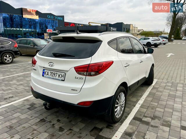Белый Хендай их35, объемом двигателя 2 л и пробегом 168 тыс. км за 11800 $, фото 5 на Automoto.ua