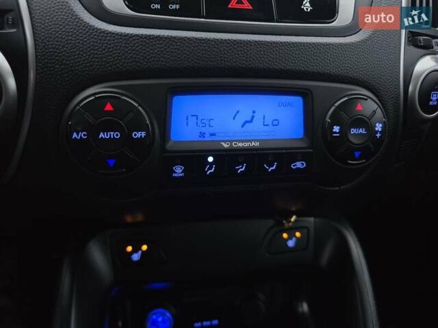 Белый Хендай их35, объемом двигателя 2 л и пробегом 211 тыс. км за 12999 $, фото 42 на Automoto.ua