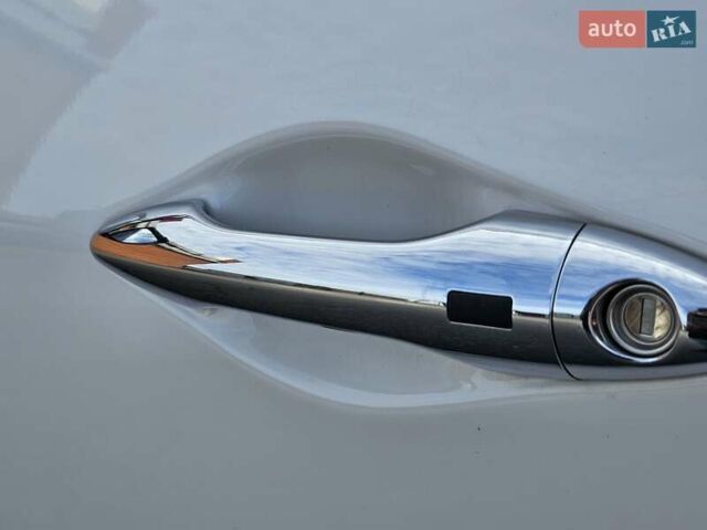 Белый Хендай их35, объемом двигателя 2 л и пробегом 137 тыс. км за 12600 $, фото 8 на Automoto.ua