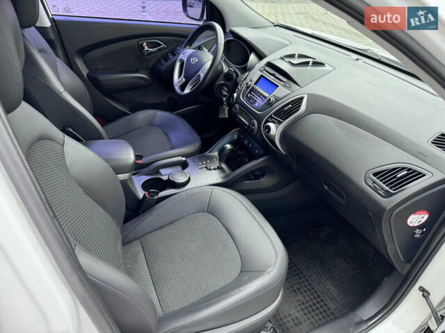 Білий Хендай іх35, об'ємом двигуна 2 л та пробігом 101 тис. км за 14300 $, фото 43 на Automoto.ua