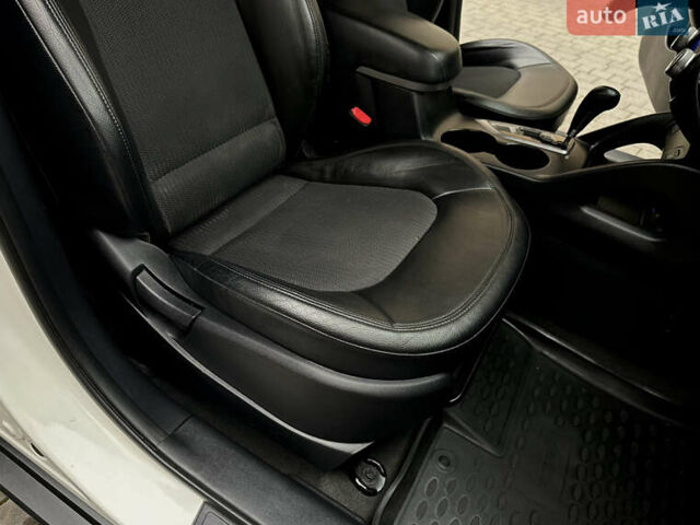 Белый Хендай их35, объемом двигателя 2 л и пробегом 178 тыс. км за 11900 $, фото 58 на Automoto.ua