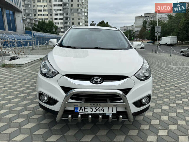 Білий Хендай іх35, об'ємом двигуна 2 л та пробігом 101 тис. км за 14300 $, фото 35 на Automoto.ua