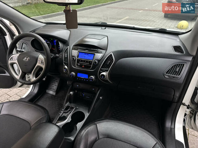 Белый Хендай их35, объемом двигателя 2 л и пробегом 178 тыс. км за 11900 $, фото 57 на Automoto.ua