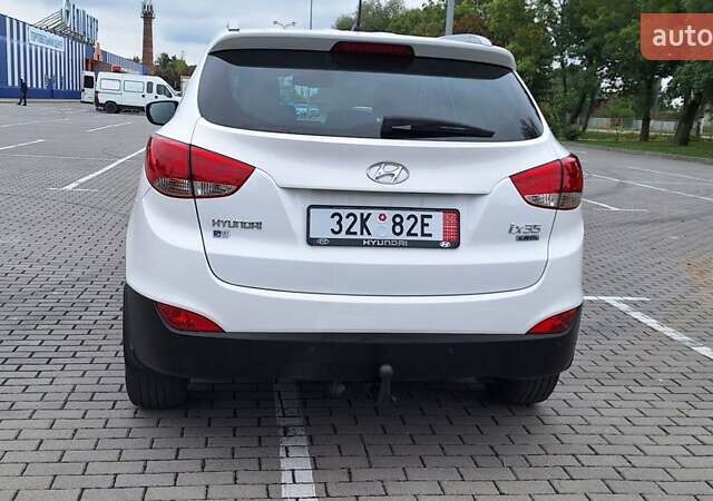 Белый Хендай их35, объемом двигателя 1.7 л и пробегом 212 тыс. км за 11400 $, фото 50 на Automoto.ua