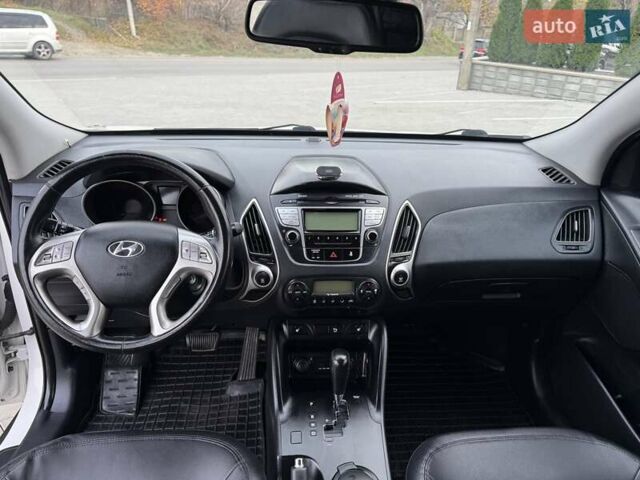 Білий Хендай іх35, об'ємом двигуна 2 л та пробігом 132 тис. км за 9999 $, фото 31 на Automoto.ua