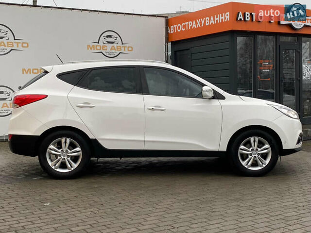 Белый Хендай их35, объемом двигателя 1.7 л и пробегом 204 тыс. км за 11500 $, фото 5 на Automoto.ua