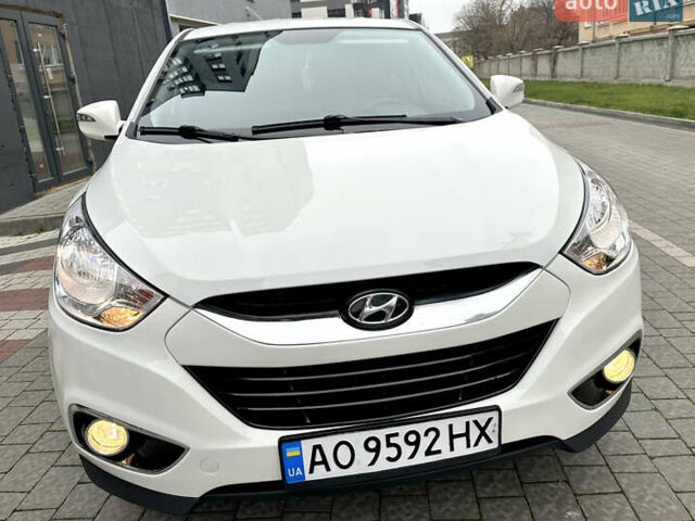 Белый Хендай их35, объемом двигателя 2 л и пробегом 178 тыс. км за 11900 $, фото 8 на Automoto.ua