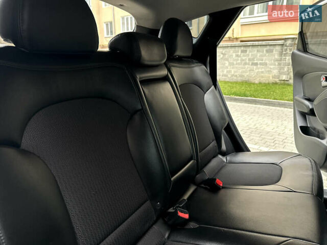 Белый Хендай их35, объемом двигателя 2 л и пробегом 178 тыс. км за 11900 $, фото 48 на Automoto.ua