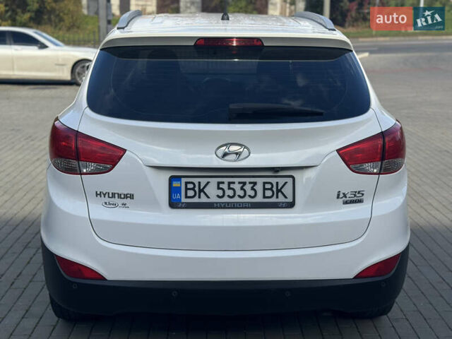 Білий Хендай іх35, об'ємом двигуна 1.69 л та пробігом 248 тис. км за 11450 $, фото 9 на Automoto.ua