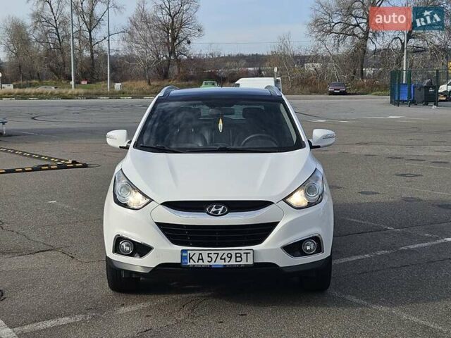 Белый Хендай их35, объемом двигателя 2 л и пробегом 137 тыс. км за 12600 $, фото 36 на Automoto.ua