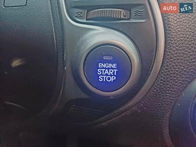 Білий Хендай іх35, об'ємом двигуна 2 л та пробігом 245 тис. км за 12000 $, фото 2 на Automoto.ua