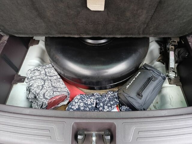 Белый Хендай их35, объемом двигателя 2 л и пробегом 144 тыс. км за 14100 $, фото 10 на Automoto.ua