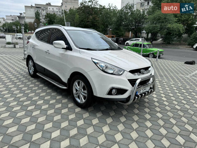 Білий Хендай іх35, об'ємом двигуна 2 л та пробігом 101 тис. км за 14300 $, фото 28 на Automoto.ua