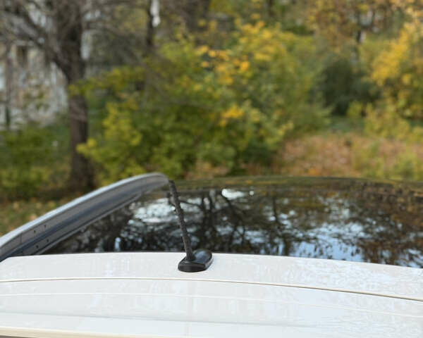 Белый Хендай их35, объемом двигателя 2 л и пробегом 204 тыс. км за 13950 $, фото 21 на Automoto.ua