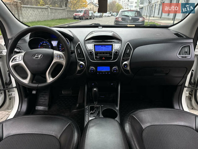 Белый Хендай их35, объемом двигателя 2 л и пробегом 178 тыс. км за 11900 $, фото 54 на Automoto.ua