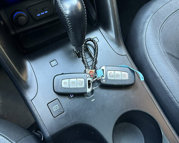 Белый Хендай их35, объемом двигателя 2 л и пробегом 204 тыс. км за 13950 $, фото 42 на Automoto.ua