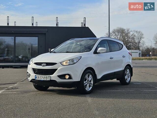 Белый Хендай их35, объемом двигателя 2 л и пробегом 137 тыс. км за 12600 $, фото 22 на Automoto.ua