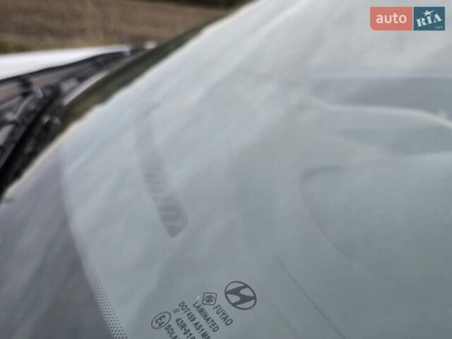 Белый Хендай их35, объемом двигателя 2 л и пробегом 211 тыс. км за 12999 $, фото 23 на Automoto.ua