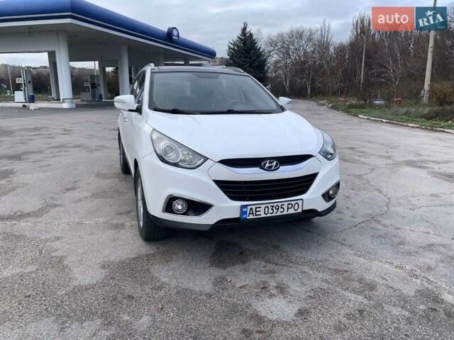 Белый Хендай их35, объемом двигателя 2 л и пробегом 143 тыс. км за 13700 $, фото 6 на Automoto.ua