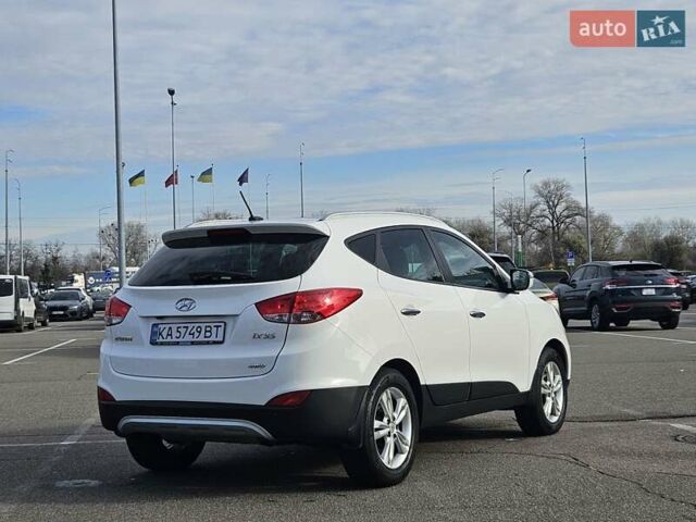 Белый Хендай их35, объемом двигателя 2 л и пробегом 137 тыс. км за 12600 $, фото 27 на Automoto.ua