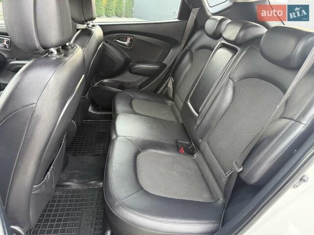 Білий Хендай іх35, об'ємом двигуна 2 л та пробігом 133 тис. км за 9600 $, фото 34 на Automoto.ua