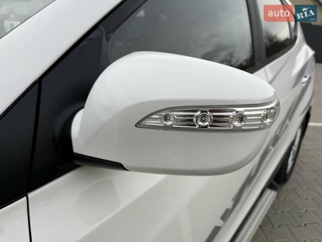 Білий Хендай іх35, об'ємом двигуна 2 л та пробігом 132 тис. км за 9999 $, фото 10 на Automoto.ua