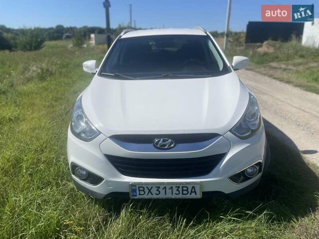 Белый Хендай их35, объемом двигателя 2 л и пробегом 170 тыс. км за 13700 $, фото 3 на Automoto.ua