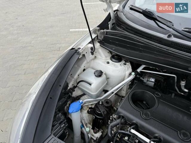 Білий Хендай іх35, об'ємом двигуна 2 л та пробігом 133 тис. км за 9600 $, фото 51 на Automoto.ua