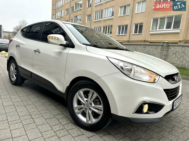 Белый Хендай их35, объемом двигателя 2 л и пробегом 178 тыс. км за 11900 $, фото 10 на Automoto.ua