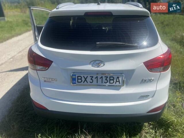 Белый Хендай их35, объемом двигателя 2 л и пробегом 170 тыс. км за 13700 $, фото 8 на Automoto.ua